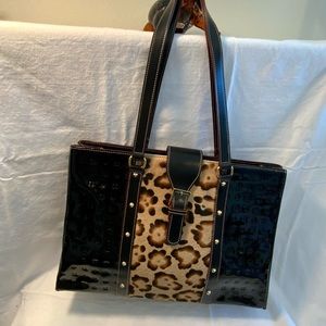 ARCADIA black patent leather w/ red trim/leopard